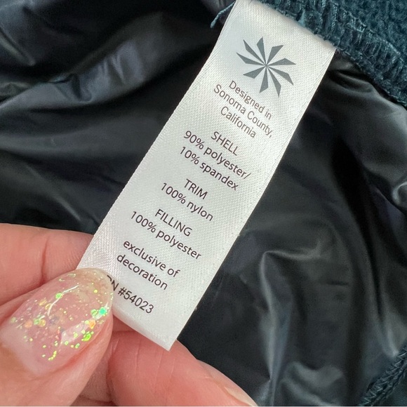 Athleta Jacket Women’s Medium Rock Springs PrimaLoft Quilted Hooded Full Zip - Picture 10 of 10